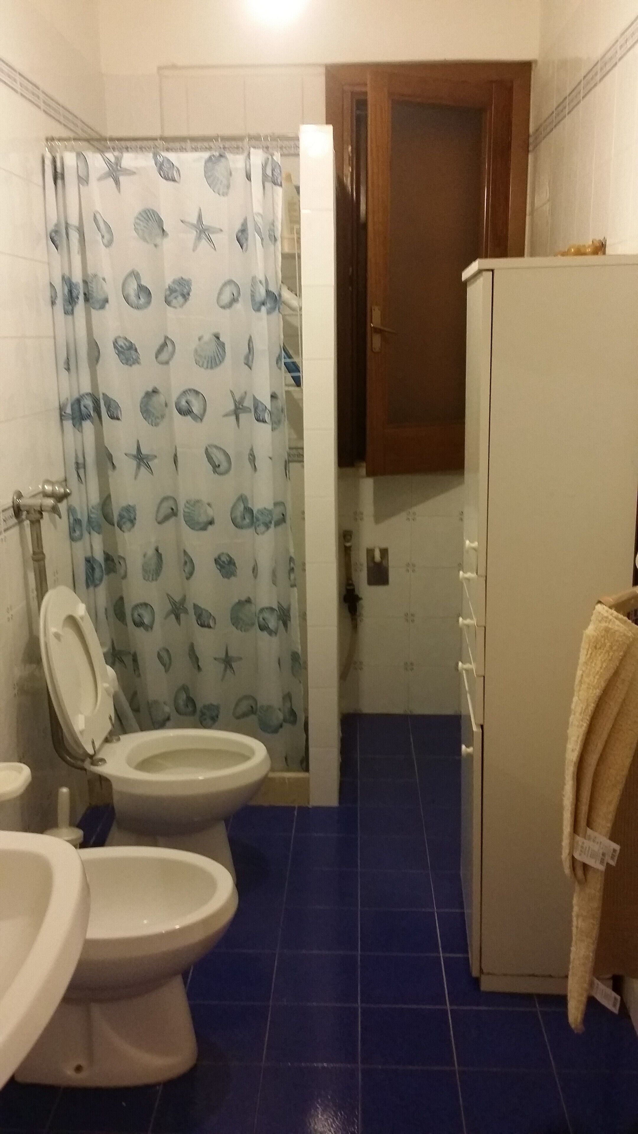 RENT VILLA FURNISHED WITH LARGE VERANDA ... LOCATED 1500 METERS FROM THE SEA ...