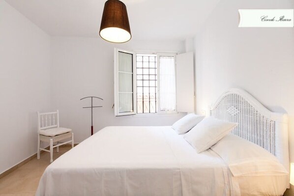 1 bedroom, iron/ironing board, travel cot, free WiFi