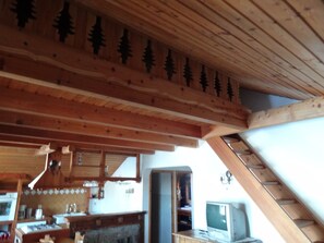 Interior - 4-person apartment (Vars)