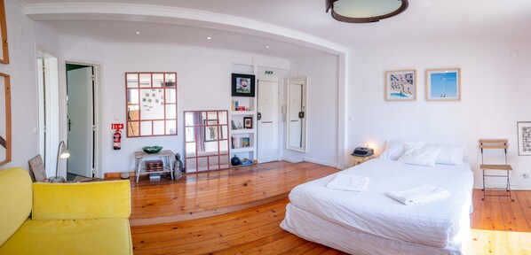 1 habitación, tabla de planchar con plancha, internet y ropa de cama 