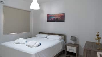 1 bedroom, iron/ironing board, internet, bed sheets