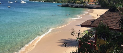靠近海滩