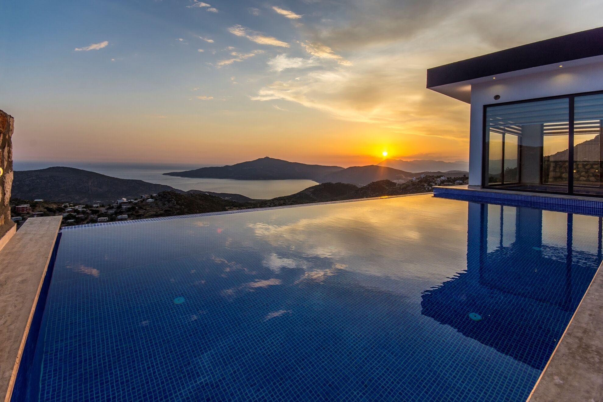 Secluded Honeymoon Villa / Outdoor pool and Heated Indoor Pool,Great Sea Views