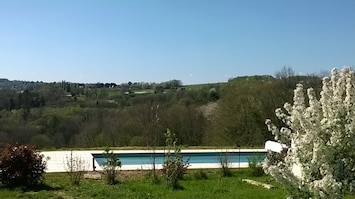 grande piscine chauffée (partagée )