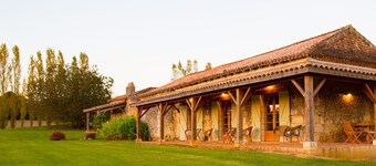 Gites Boutique The Bread Oven Sleeps 6 (3 Bedrooms)