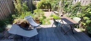 Outdoor dining - Wooden house close to Amsterdam, Utrecht, Amersfoort, lakes and nature (Hilversum)