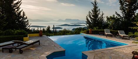 Piscine extérieure, piscine chauffée