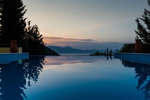Piscine extérieure, piscine chauffée