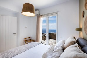 2 bedrooms, in-room safe, WiFi, bed sheets