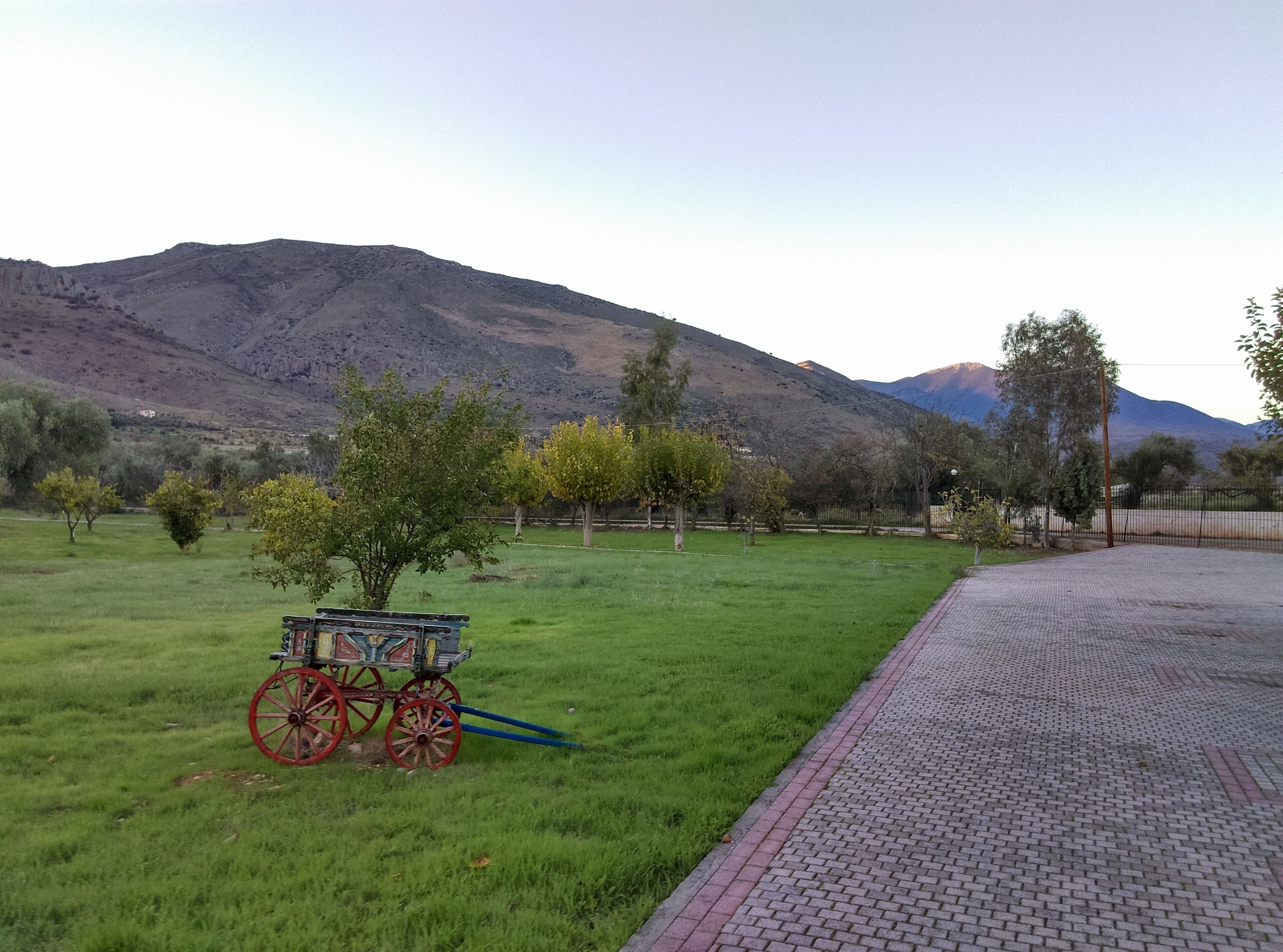 ILIA ART SUITES & ESTATE