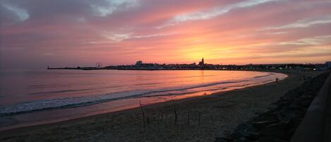 Beach nearby, sun loungers