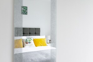 2 quartos, ferros/tábuas de passar roupa, Wi-Fi de cortesia