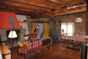 المنشأة من الداخل