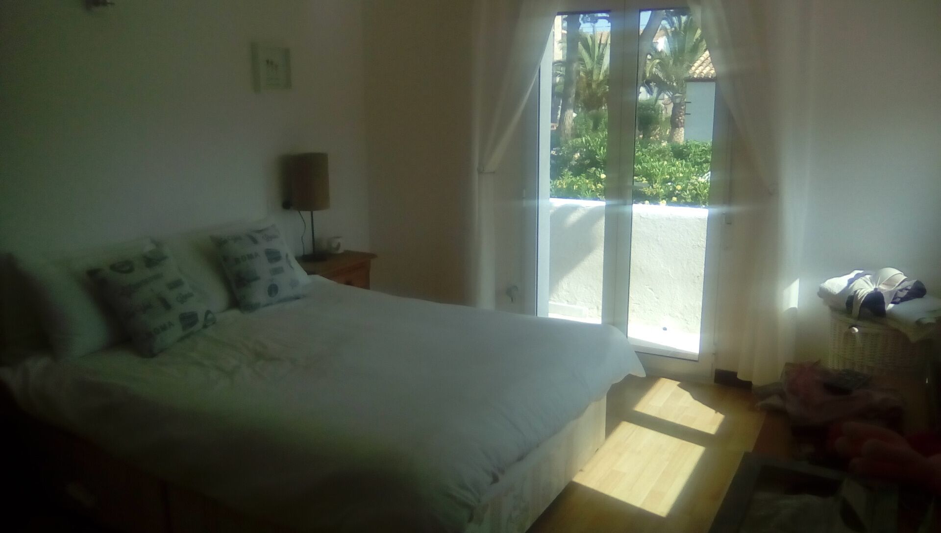 7min drive to arenal in javea first class resturants and beach .