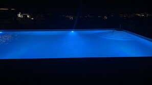 حمّام سباحة خارجي