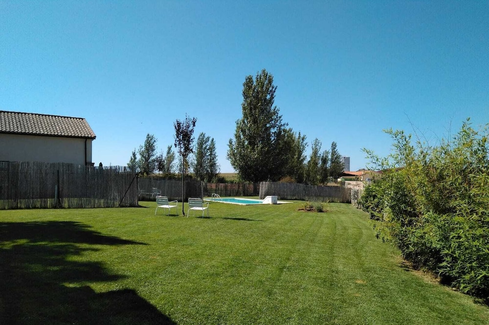 Cozy and equipped 5 seater Country House, Pool, WIFI, 17km from Salamanca