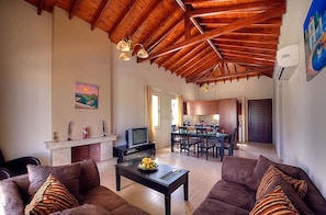 Télévision, cheminée