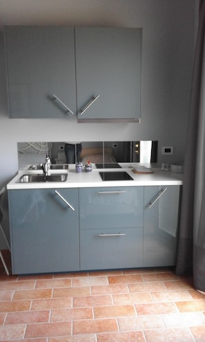 Cucina camera Blu;
Kitchen Blue Room