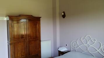 1 camera, una cassaforte in camera, ferro/asse da stiro, Wi-Fi