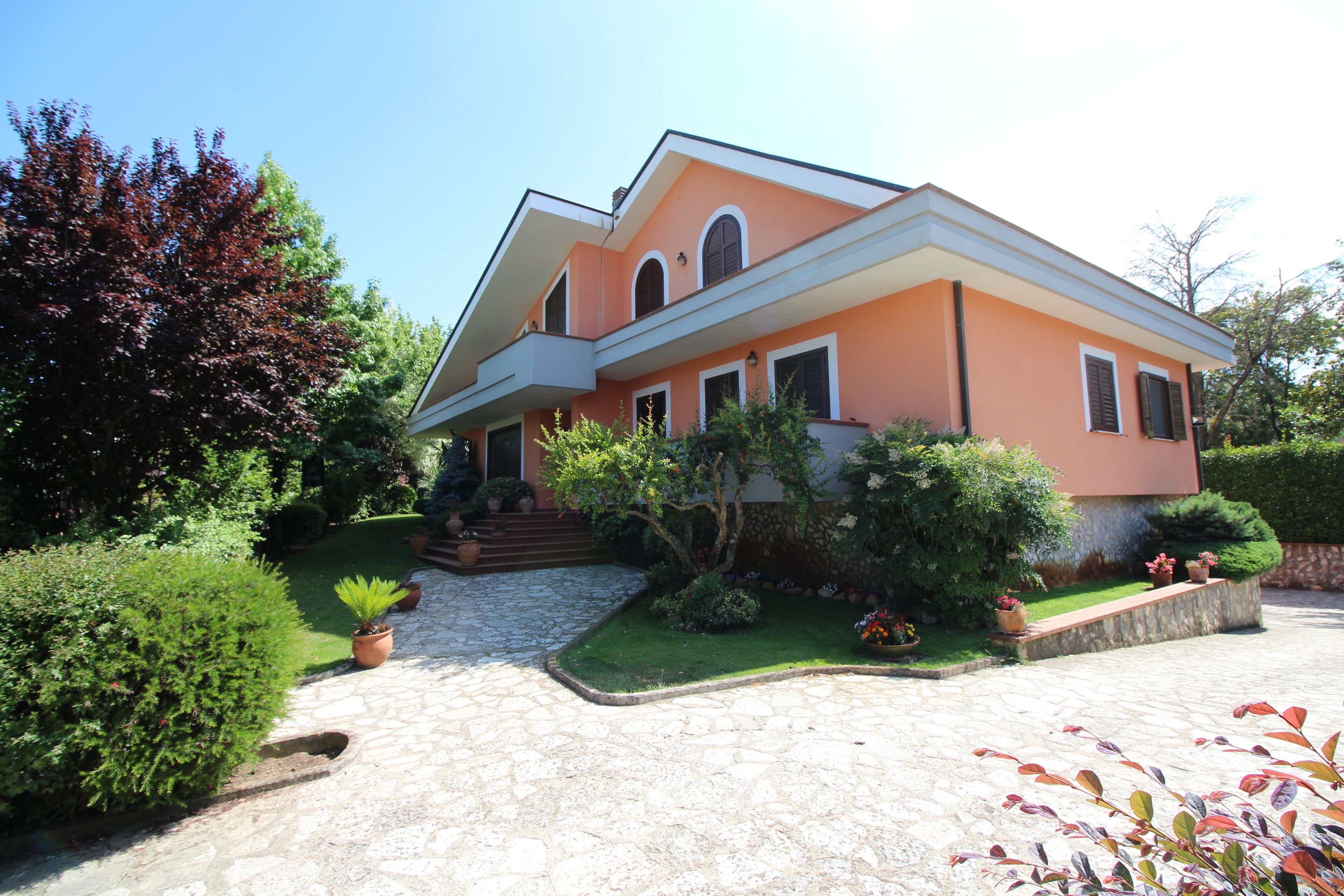 Cozy Villa halfway between Naples and Rome