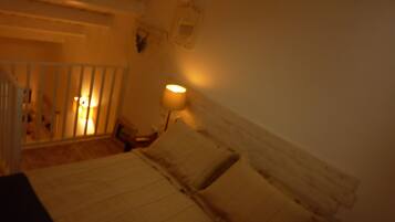 1 chambre, chambres insonorisées, fer et planche à repasser