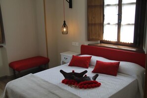 1 bedroom, in-room safe, iron/ironing board, WiFi