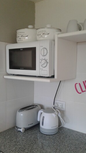Fridge, microwave, oven, coffee/tea maker