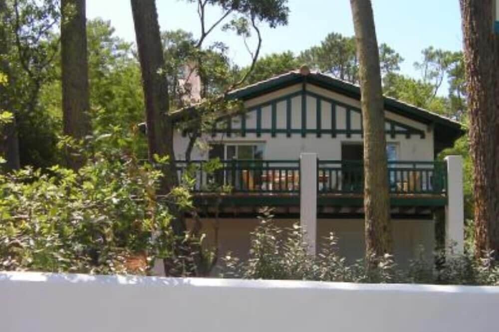 Pyla Sur Mer: Villa with character