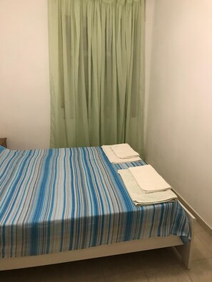 3 slaapkamers, een strijkplank/strijkijzer, wifi, beddengoed