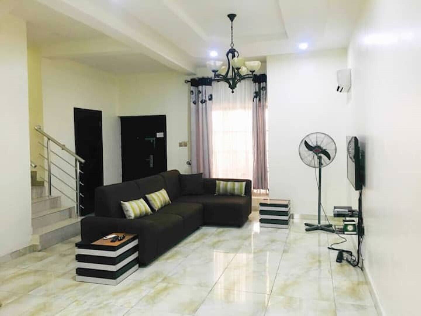 Smart-tv, een dvd-speler en een filmbibliotheek