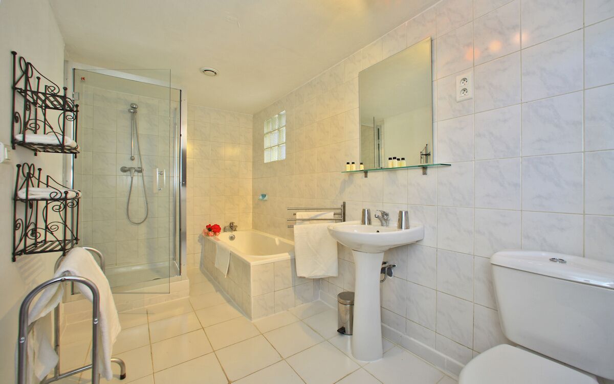 Osiris is tranquility in a child-friendly environment.