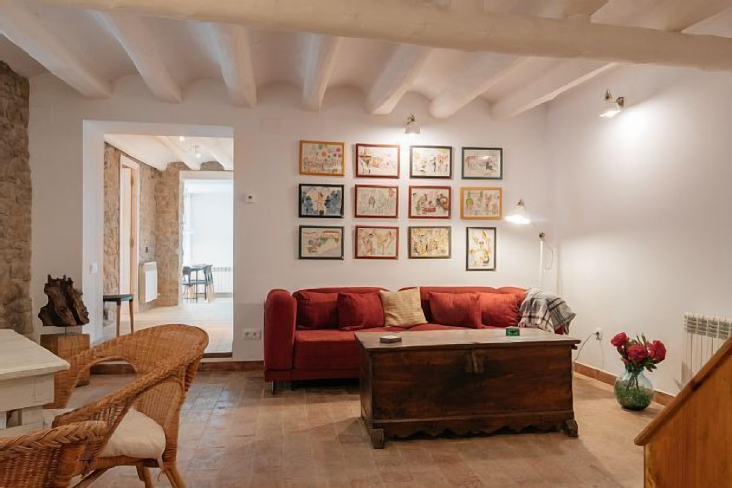 Self catering La Vila D'Argençola for 8 people