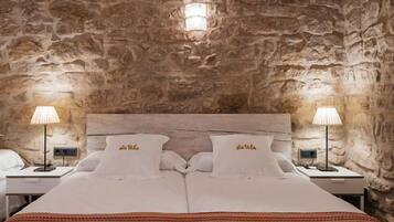 3 bedrooms, iron/ironing board, travel cot, free WiFi