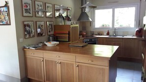 Réfrigérateur, four, plaque de cuisson, lave-vaisselle