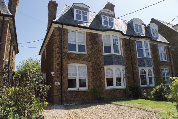 Front view - Parking fo 2 cars