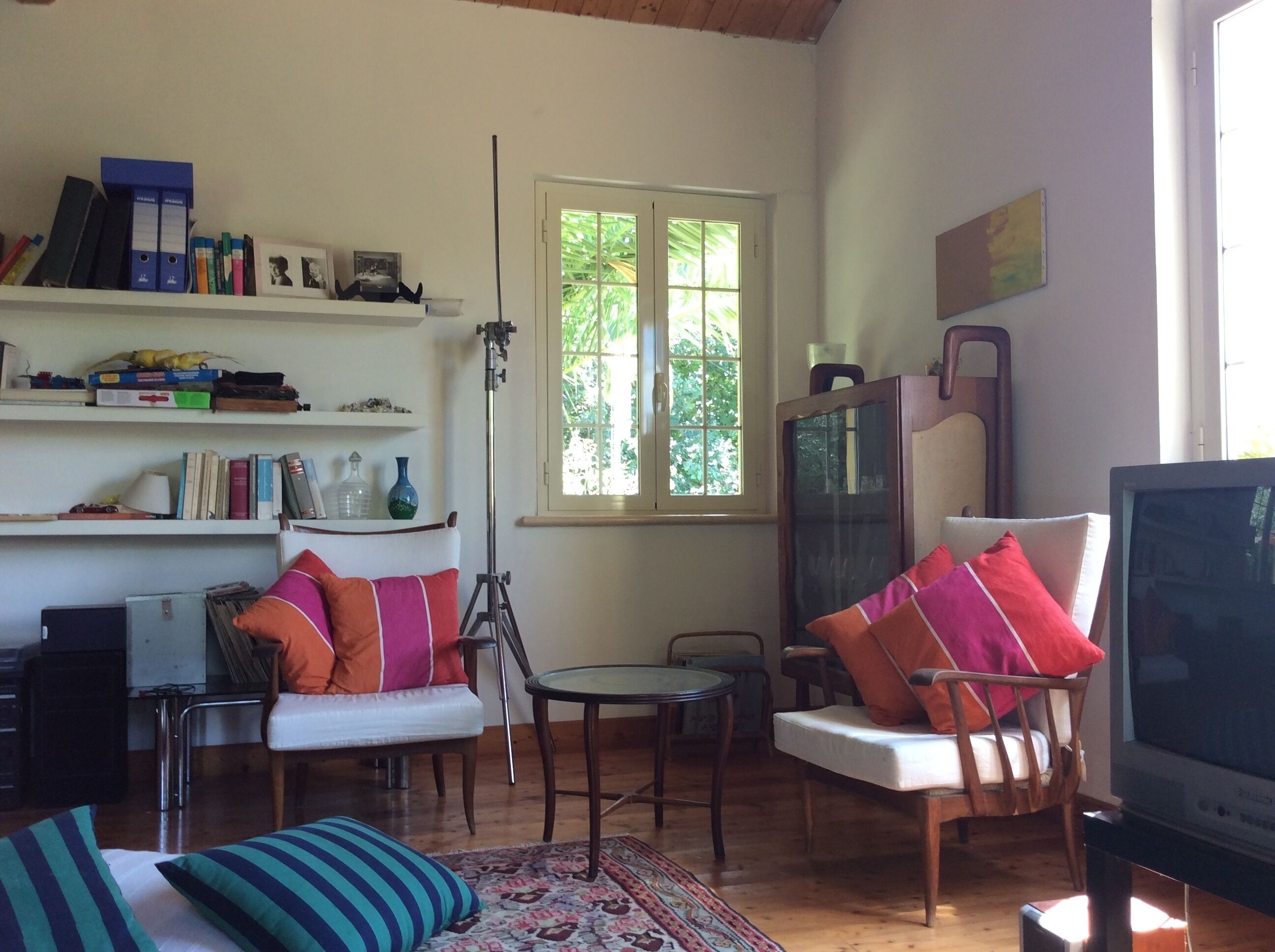 Fernseher, Kamin, DVD-Player, Tischfußball