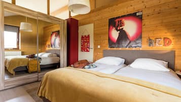 2 bedrooms, soundproofing, iron/ironing board, travel crib