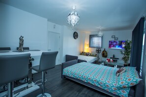 1 sovrum, strykjärn/strykbräda, internet och sängkläder