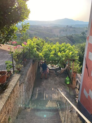 Property grounds - Lovely Medieval Townhouse between Rome and Florence with exceptional views (Orvieto)