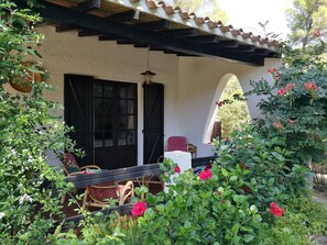 Terrace/patio - Villa in the southern Sardinia pine forest (Santa Margherita Pula (Cagliari))