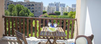 PRIME ONE-BEDROOM APARTMENT D322-CASTLE HOLIDAY APARTMENTS