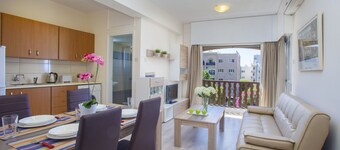 PRIME ONE-BEDROOM APARTMENT D322-CASTLE HOLIDAY APARTMENTS