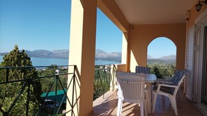 Outdoor dining - Gythio Seaside Villa Dimitrios - Panoramic view (Gytheion, Laconia)