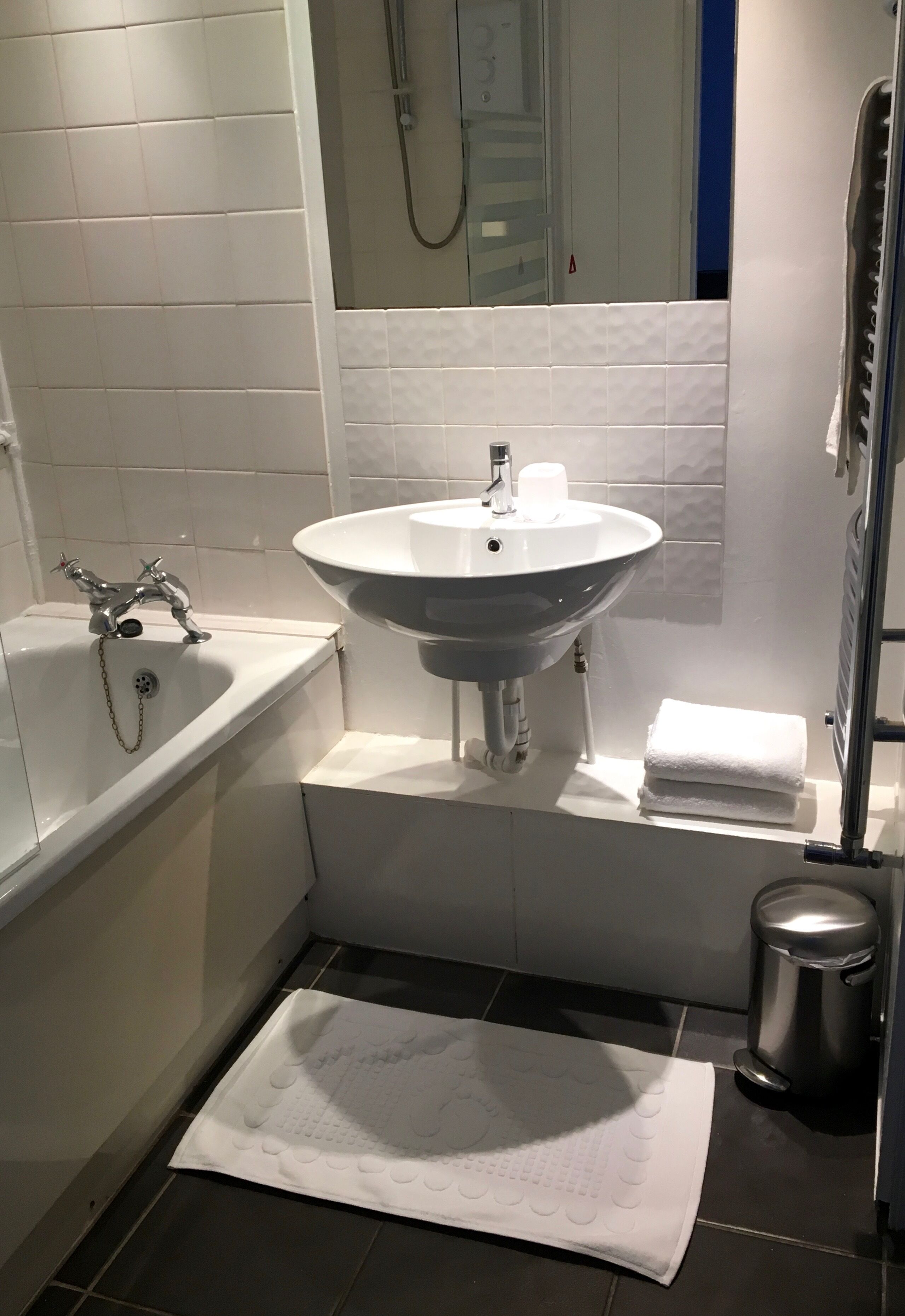 Victoria Park 1 bedroom flat