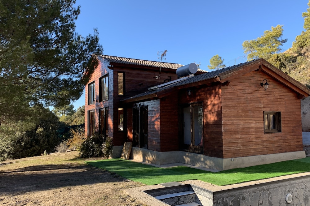 Wooden house in the Alto Tajo