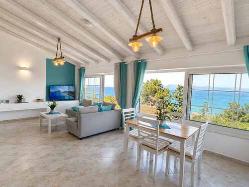 Gikas Apartments  - Superior  Suite - 100 meters from the beach 