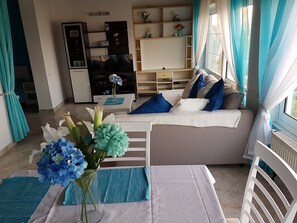 Smart TV - Gikas Apartments  - Superior  Suite - 100 meters from the beach  (Kerkyra)