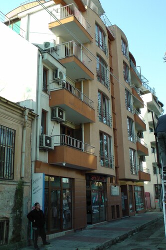 TOP-CENTER, MODERN, NEU und ruhig, 2 BEDR. Wohnung für 6 