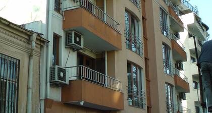 TOP-CENTER, MODERN, NEU und ruhig, 2 BEDR. Wohnung für 6