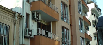 TOP CENTRE, MODERNE, NEUF ET CALME, 2 BEDR. APPARTEMENT POUR 6